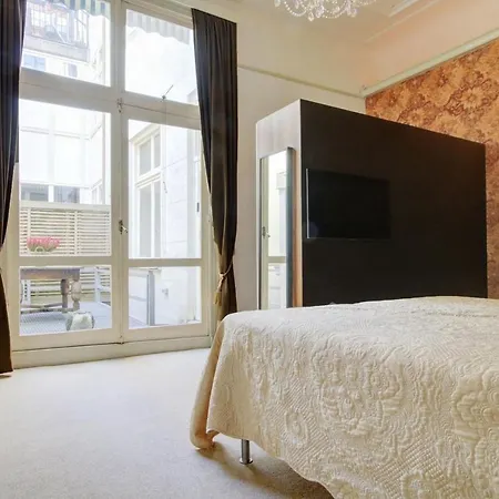 Apartman Ams Center Location